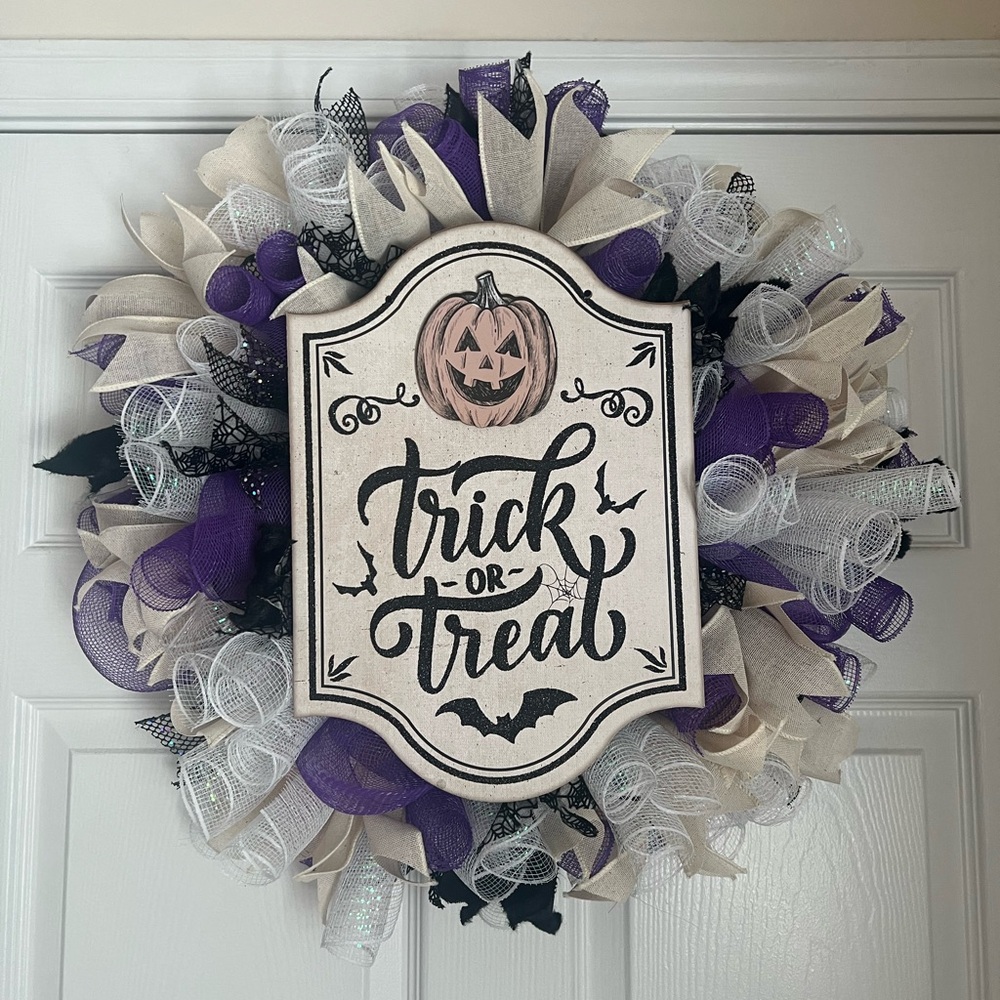 Halloween Trick-or-Treat Wreath